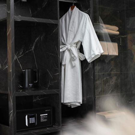 Madelise Amica Hotel And Travel Hanoi Exterior photo