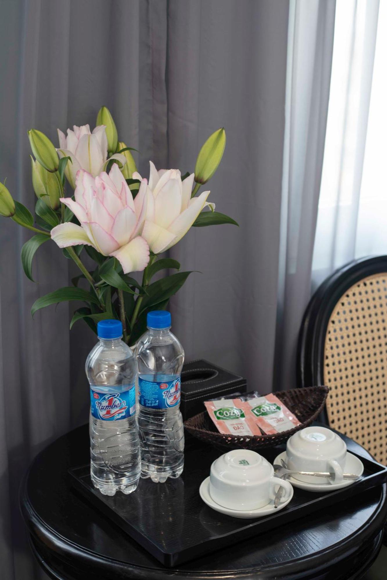 Madelise Amica Hotel And Travel Hanoi Exterior photo